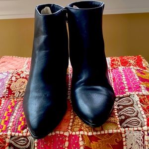 Black pointy toe bootie